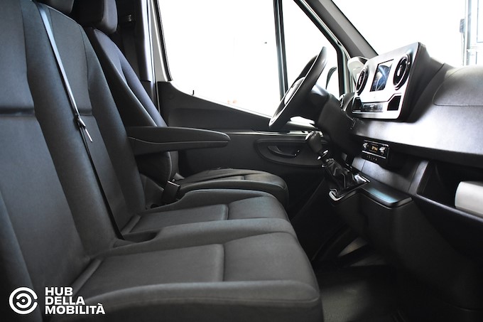 MERCEDES-BENZ Sprinter F37/33 311 CDI F RWD TA Furgone